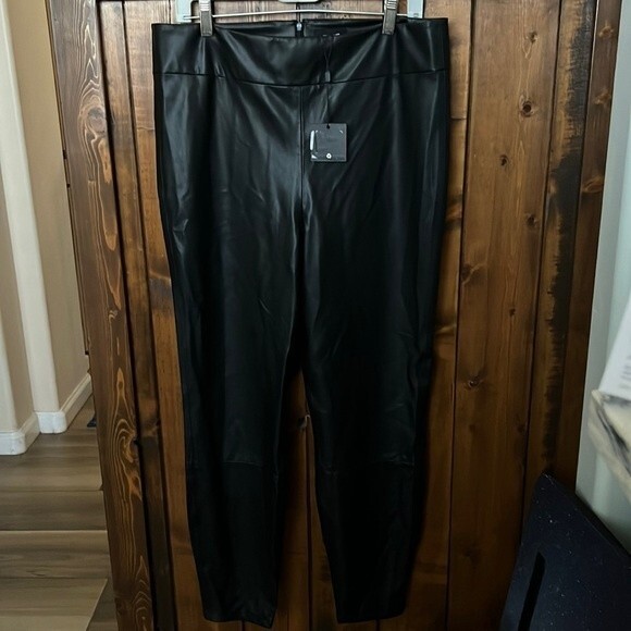 Joe’s Faux Leather Back Zip Up Leggings, Size 10 - Picture 2 of 10